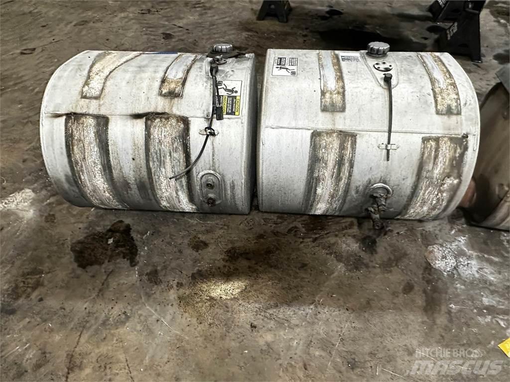 Volvo VNL Tovornjaki cisterne