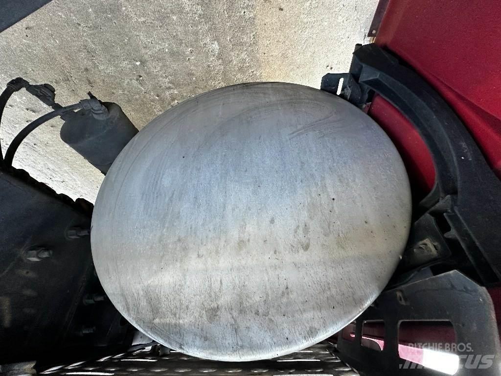 Volvo VNL Tovornjaki cisterne