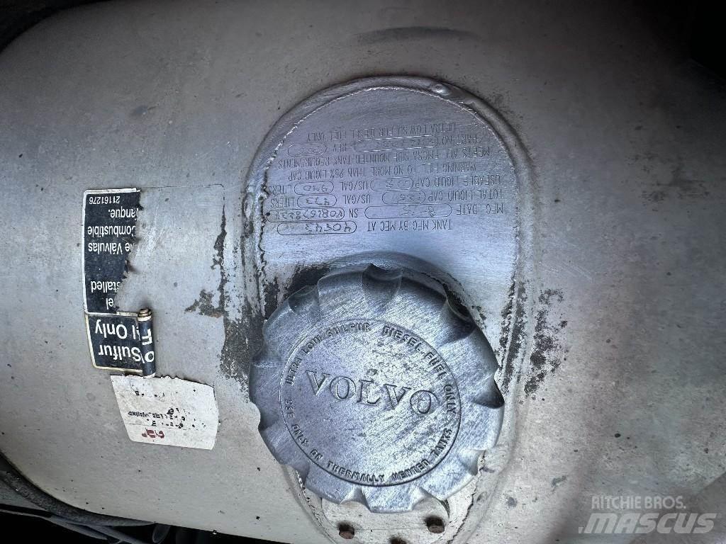 Volvo VNL Tovornjaki cisterne