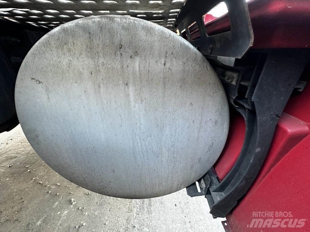 Volvo VNL Tovornjaki cisterne