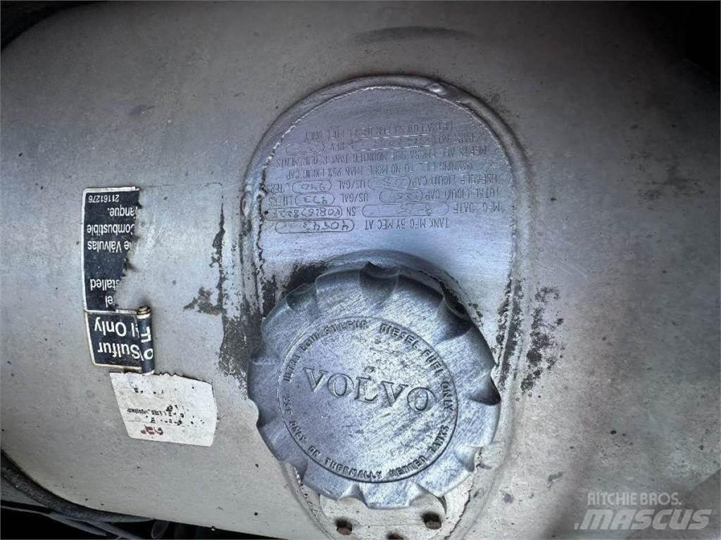 Volvo VNL Tovornjaki cisterne