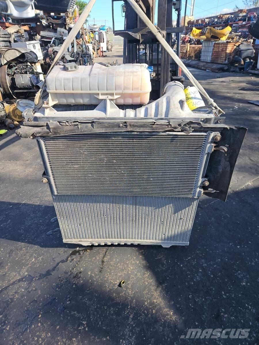 Volvo VNL Radiatorji