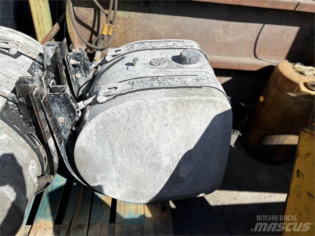 Volvo VNM Tovornjaki cisterne