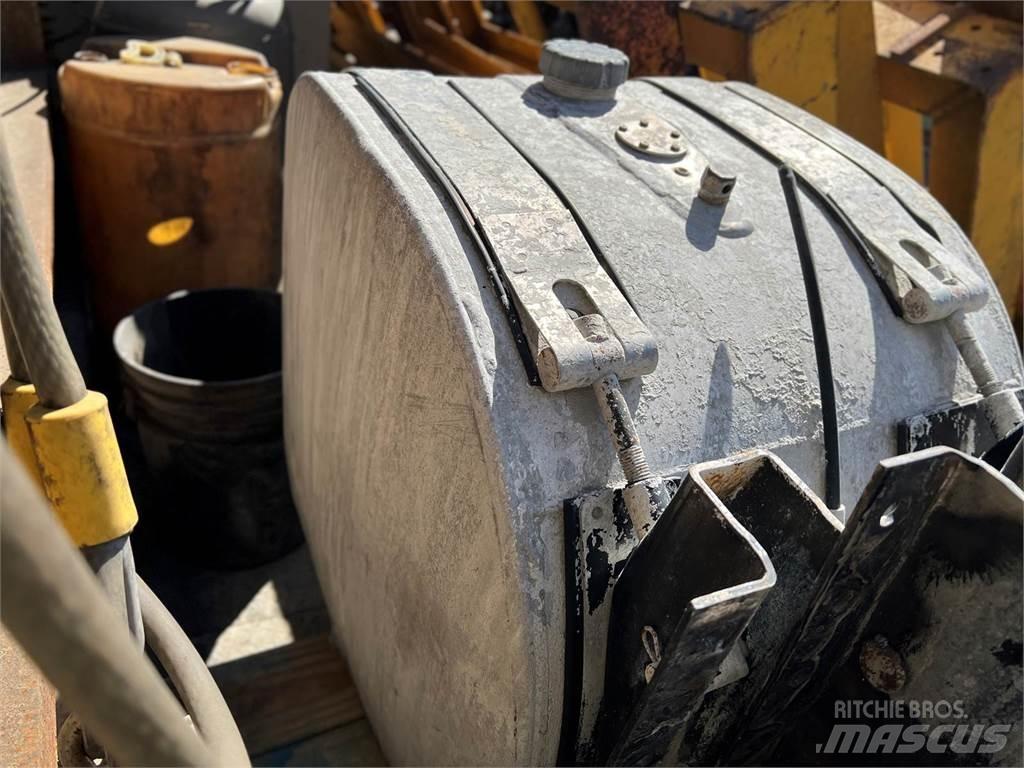 Volvo VNM Tovornjaki cisterne