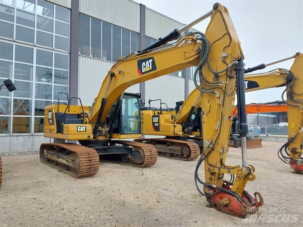 CAT 323 Bagri goseničarji