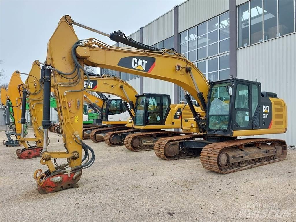 CAT 323F Bagri goseničarji