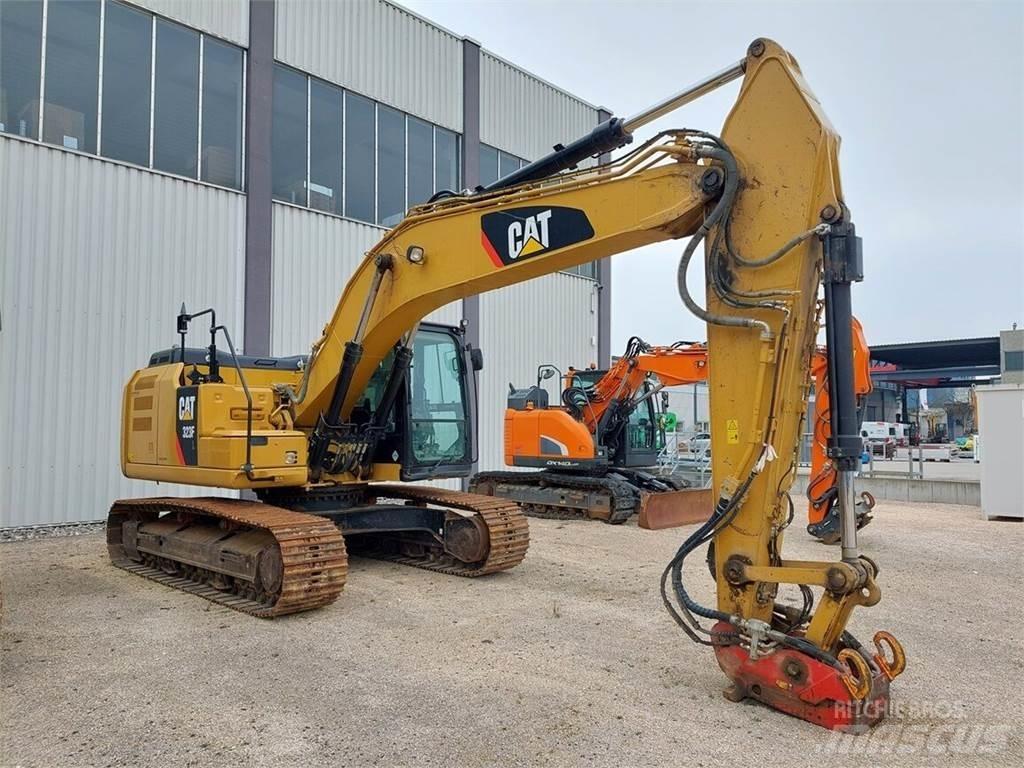CAT 323F Bagri goseničarji