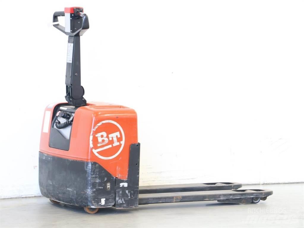 BT LWE 130 Ročni električni viličar