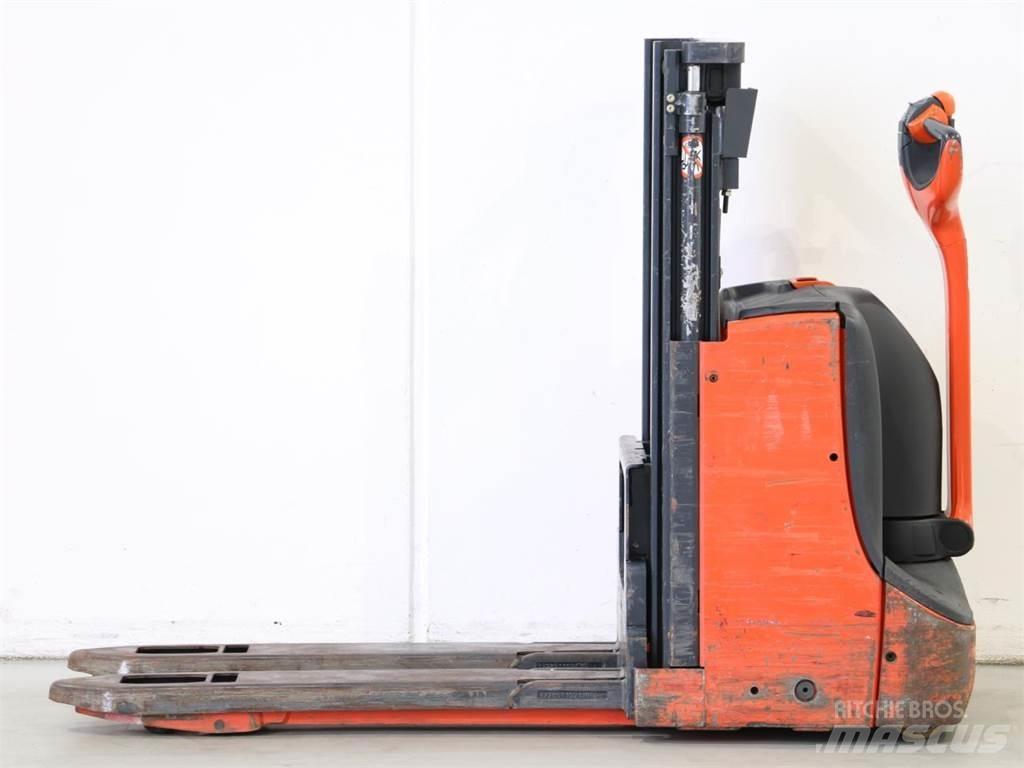 Linde D06/1160 Ročni električni viličar