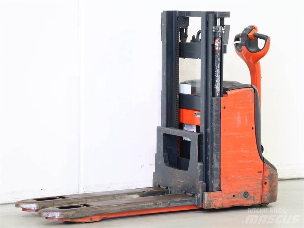 Linde D06/1160 Ročni električni viličar