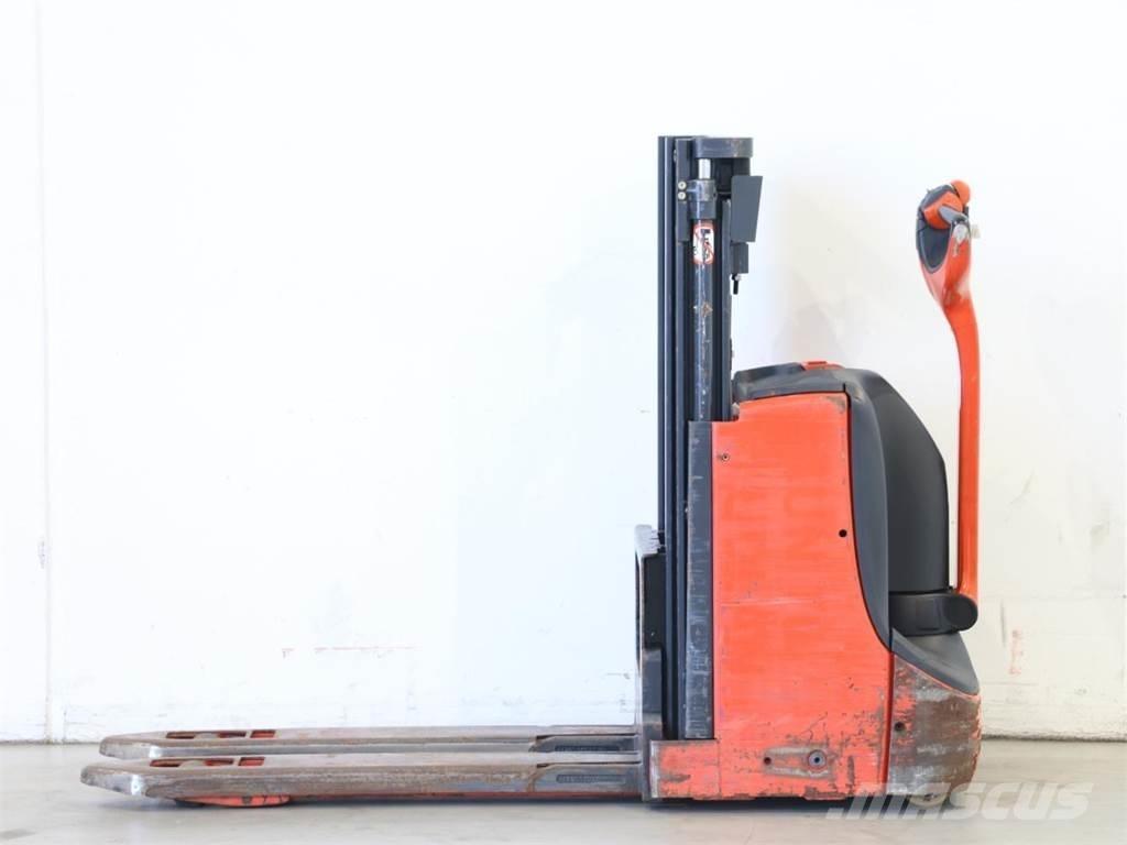 Linde D06/1160 Ročni električni viličar