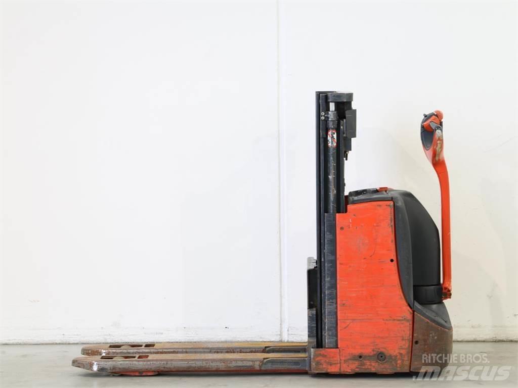 Linde D06/1160-00 Ročni električni viličar