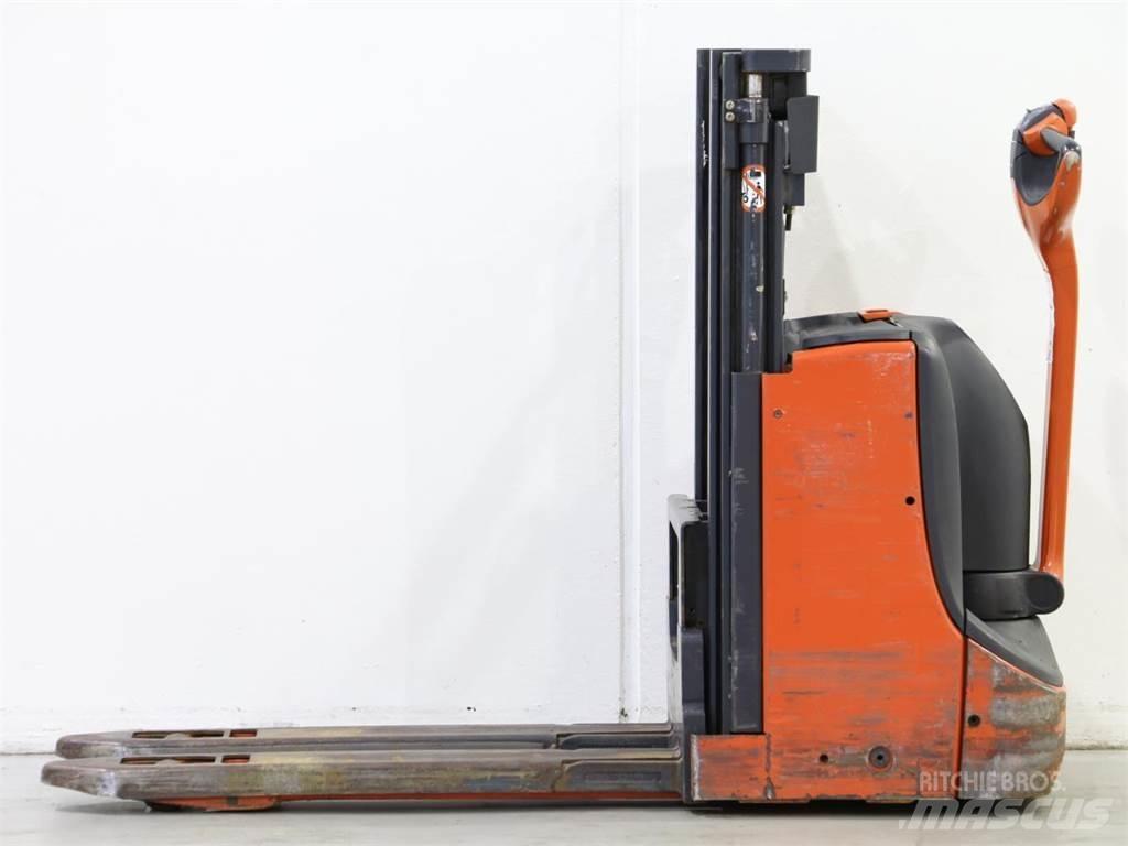Linde D06/1160-00 Ročni električni viličar