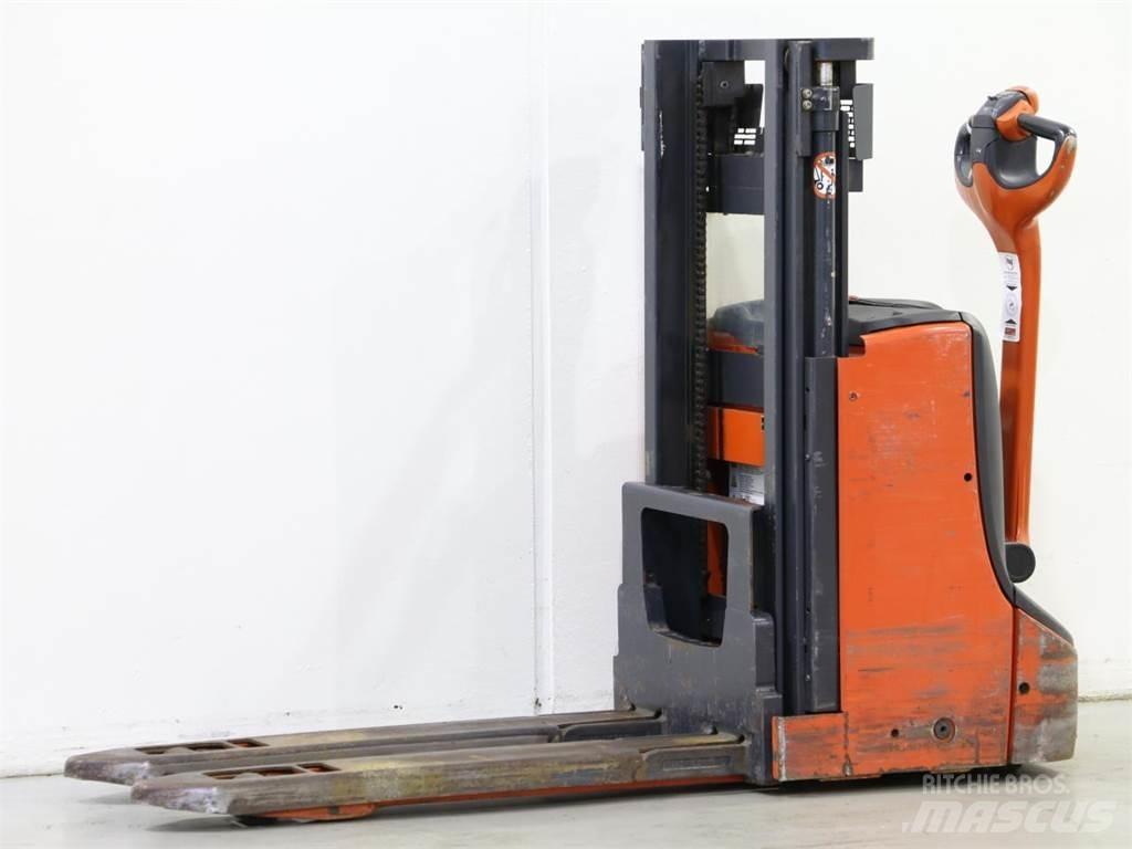 Linde D06/1160-00 Ročni električni viličar