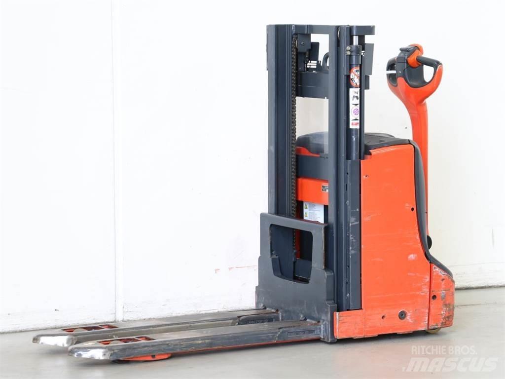 Linde D06/1160-00 Ročni električni viličar
