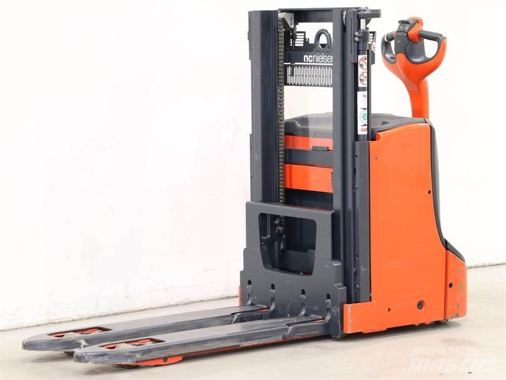Linde D08/1160 Ročni električni viličar