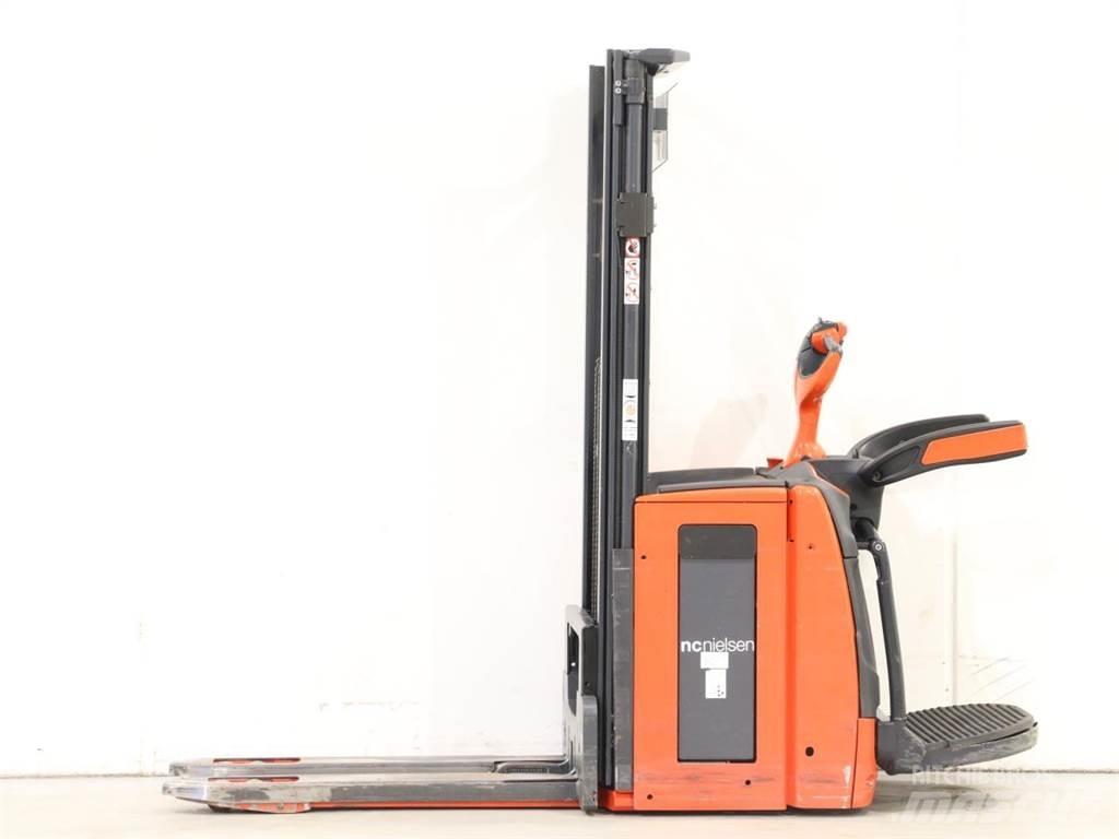 Linde D12AP/1173-01 Ročni električni viličar