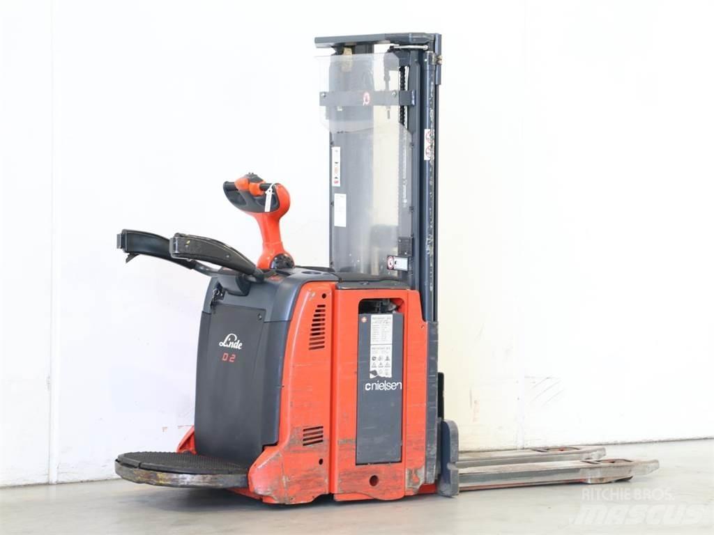 Linde D12AP/133 Ročni električni viličar