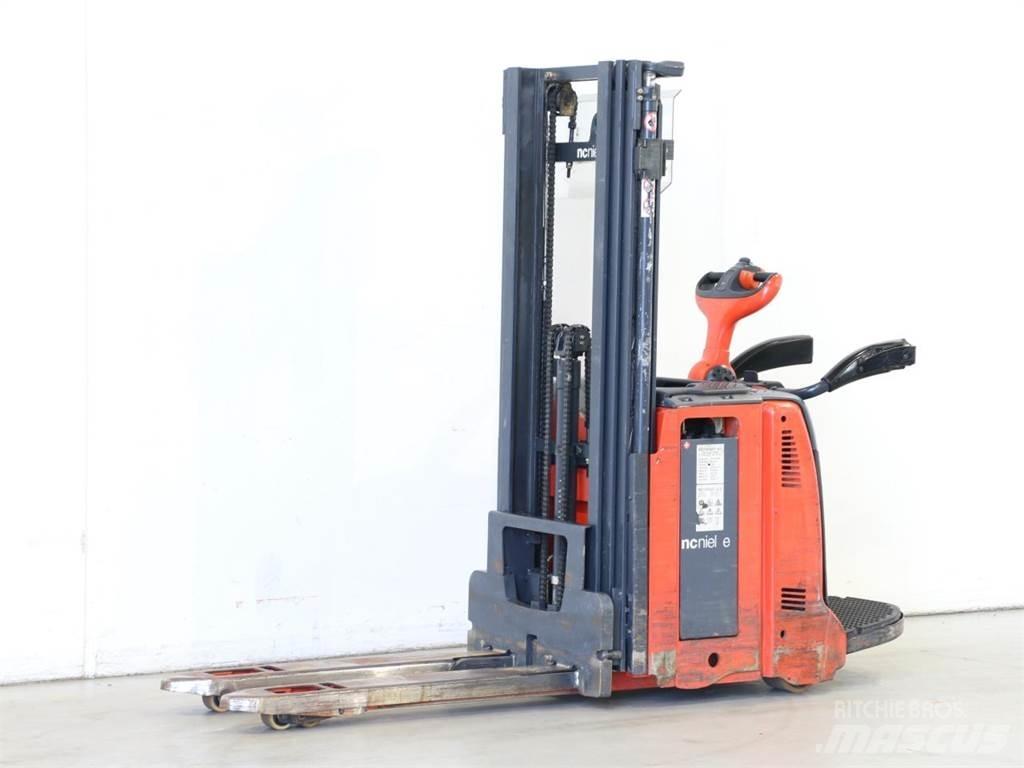 Linde D12AP/133 Ročni električni viličar