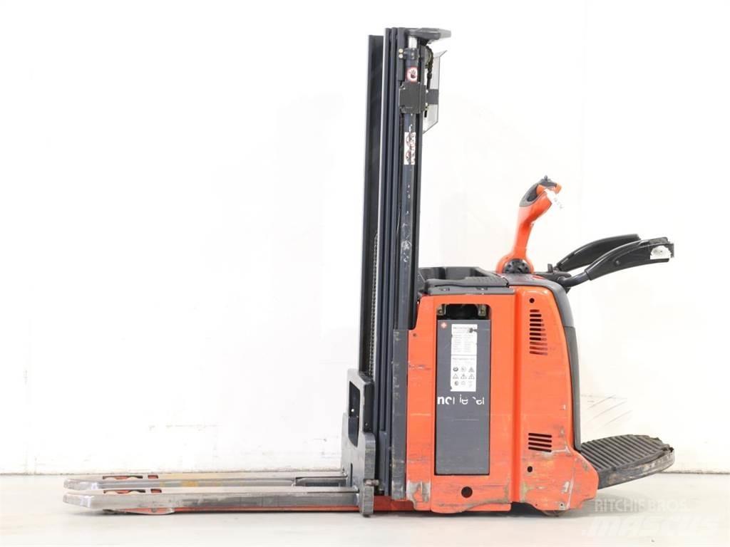 Linde D12AP/133 Ročni električni viličar