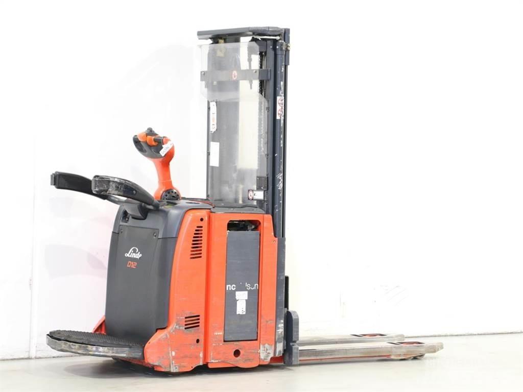 Linde D12AP/133 Ročni električni viličar