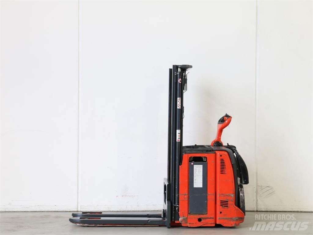 Linde D12AP/133 Ročni električni viličar