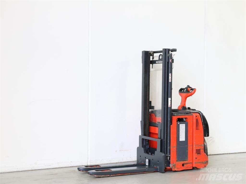 Linde D12AP/133 Ročni električni viličar