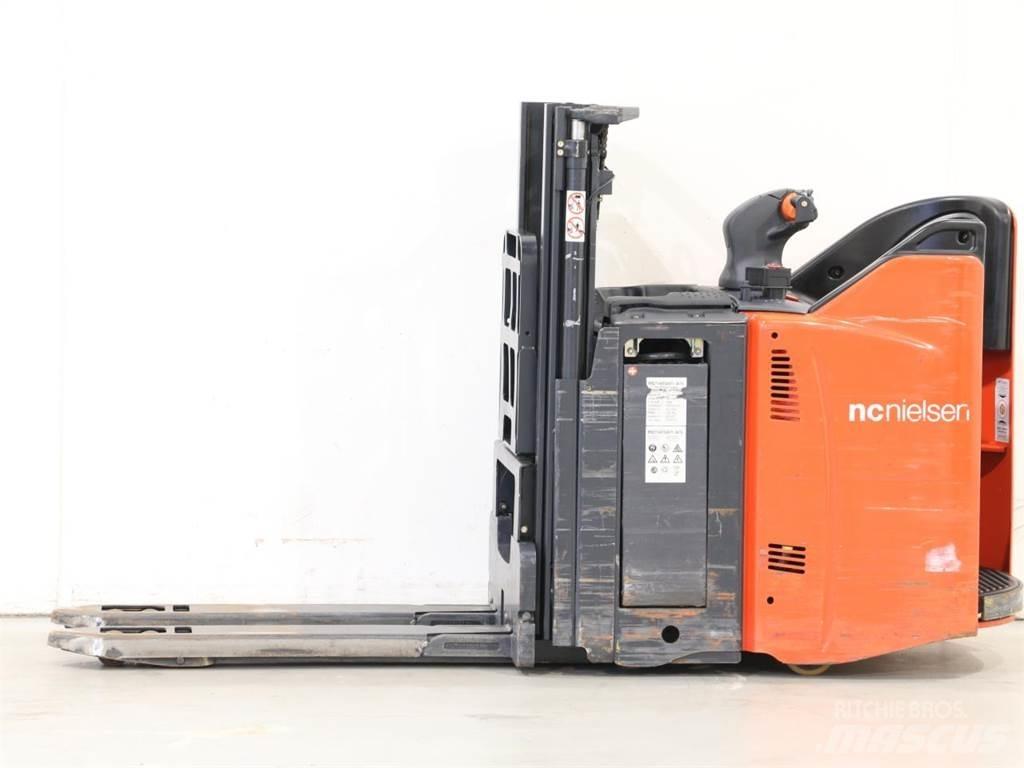 Linde D12SP/133-00 Ročni električni viličar