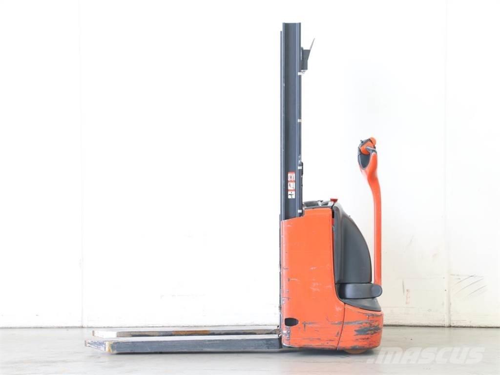 Linde L10/1172-01 Ročni električni viličar