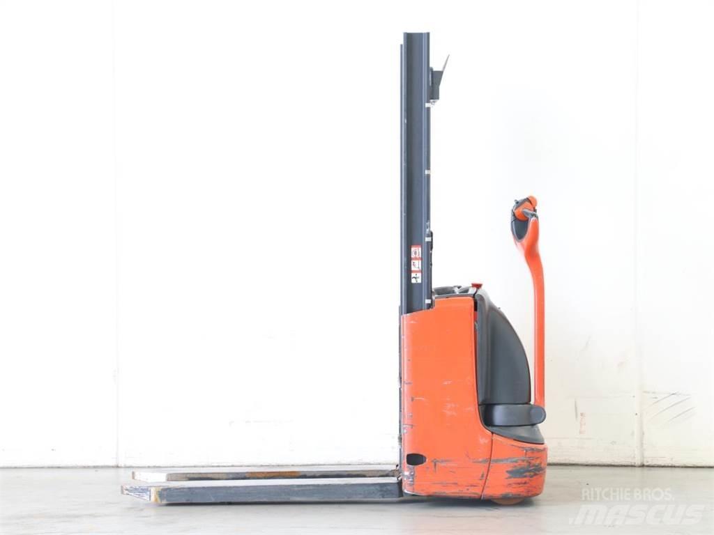 Linde L10/1172-01 Ročni električni viličar