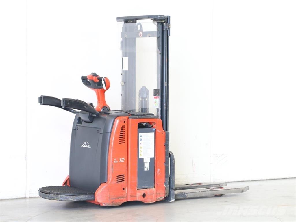 Linde L12AP/133 Ročni električni viličar