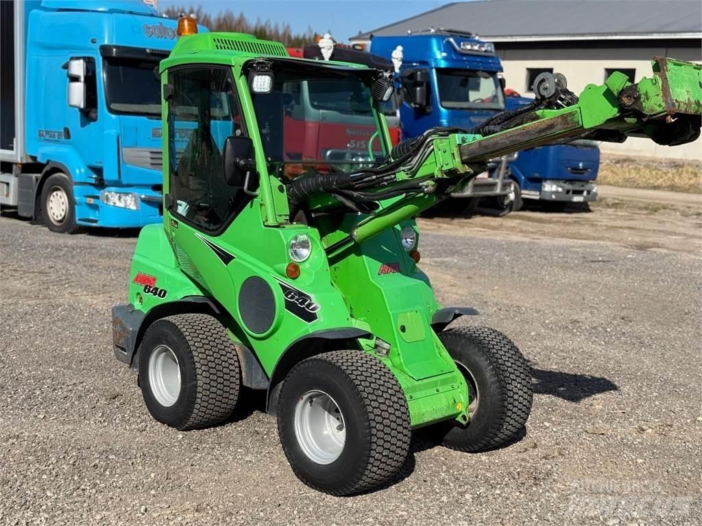 Avant 640 DLX Mini nakladalci