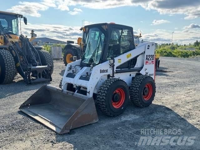 Bobcat A220 Skid steer mini nakladalci