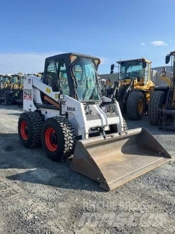 Bobcat A220 Skid steer mini nakladalci