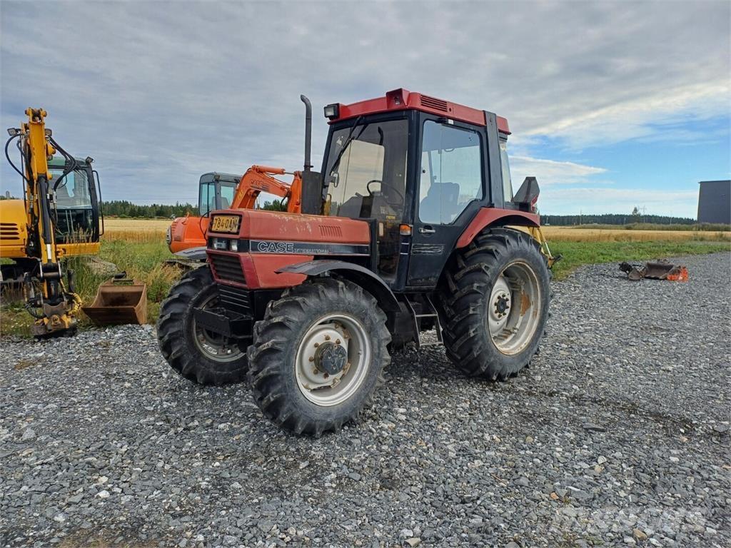 Case IH 685XL Traktorji
