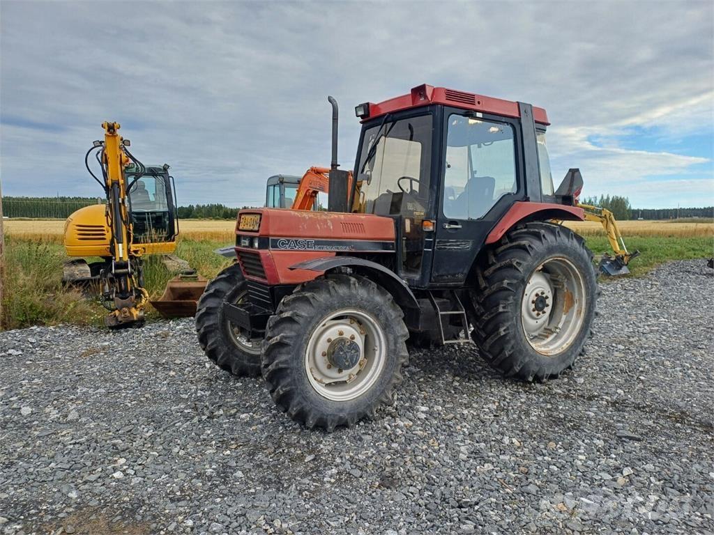 Case IH 685XL Traktorji