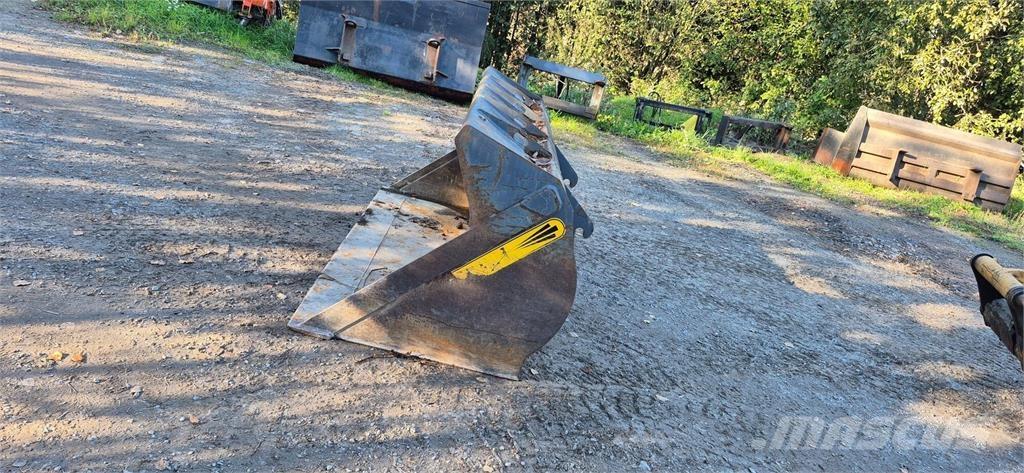 CAT 906M Kolesni nakladalci