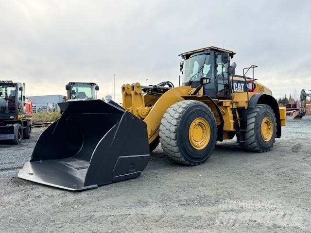 CAT 982M Kolesni nakladalci