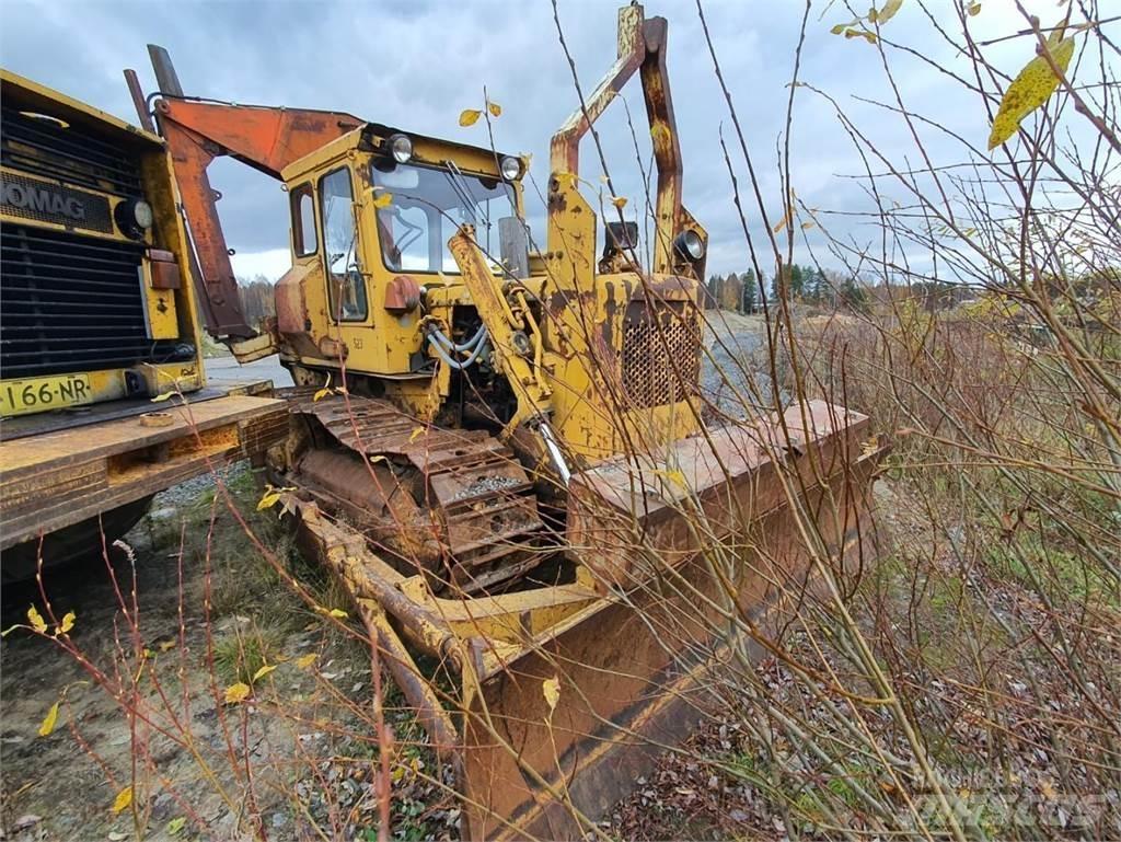 CAT D4D Buldožerji goseničarji