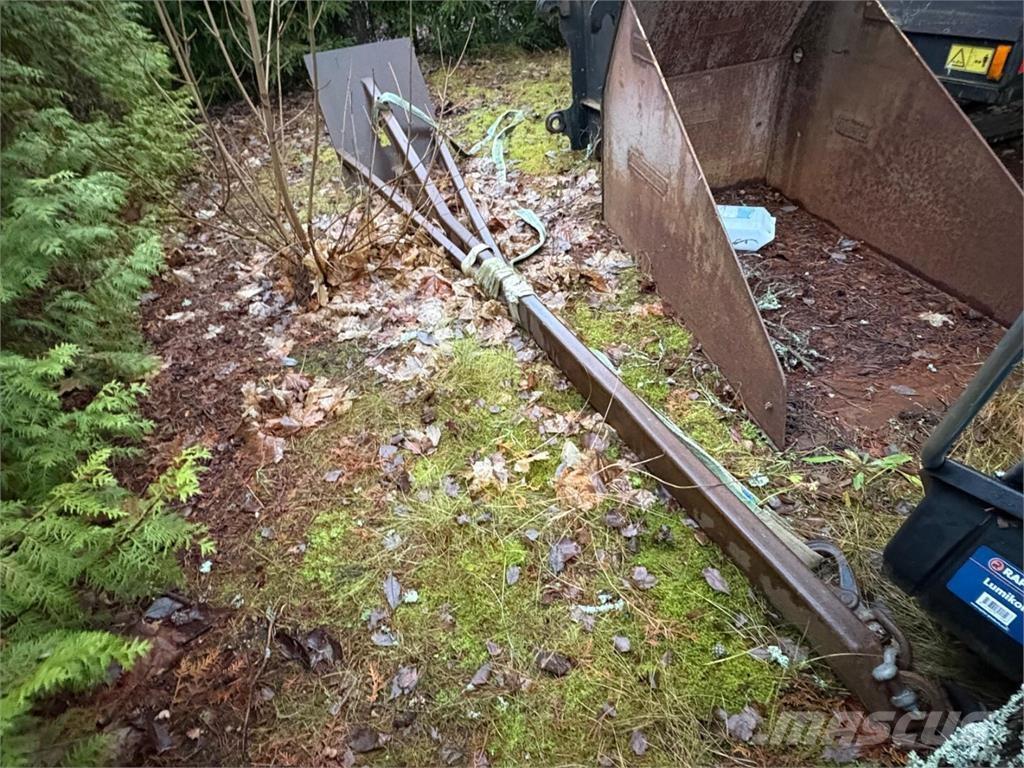 CAT TH 580 B Teleskopski viličarji