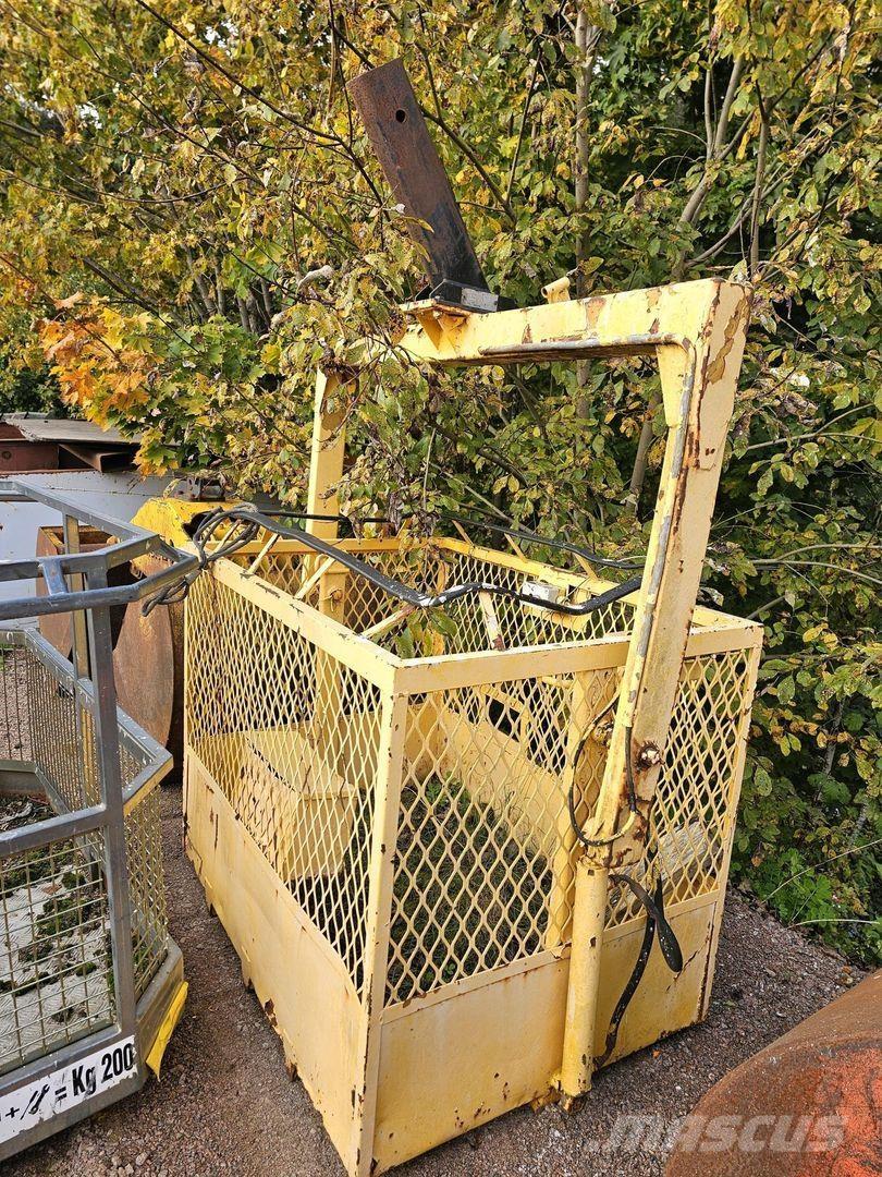  Henkilökori Druga dvigala/žerjavi