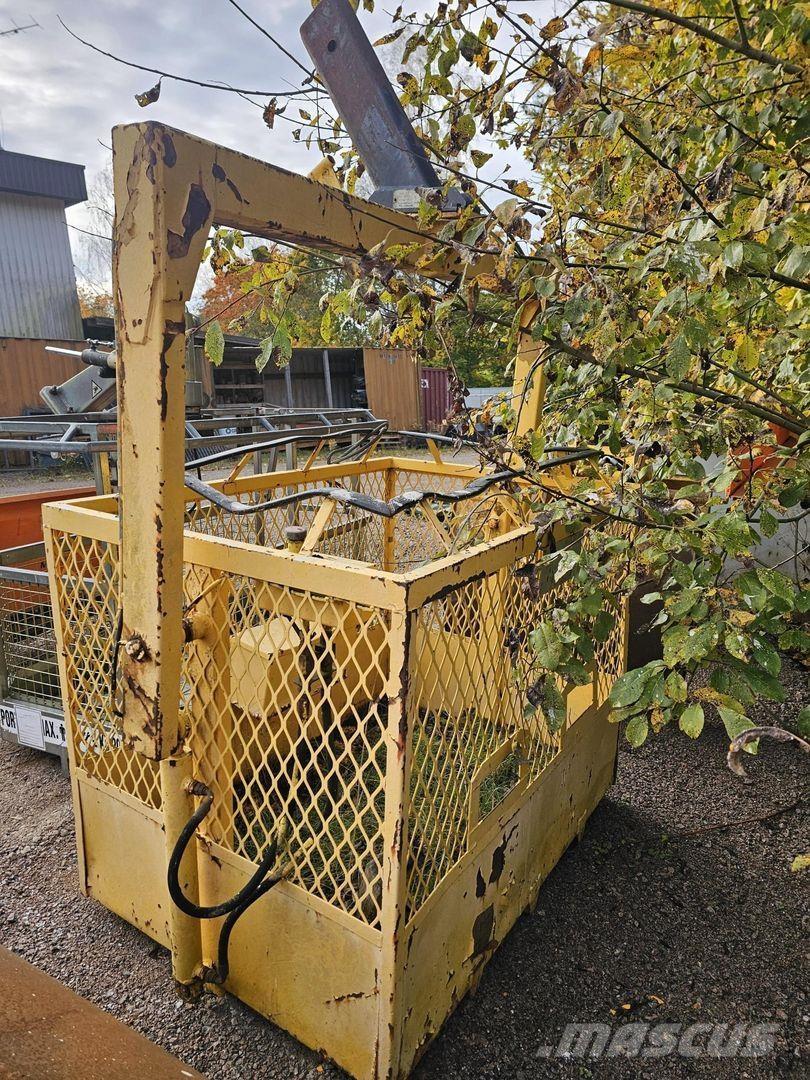  Henkilökori Druga dvigala/žerjavi