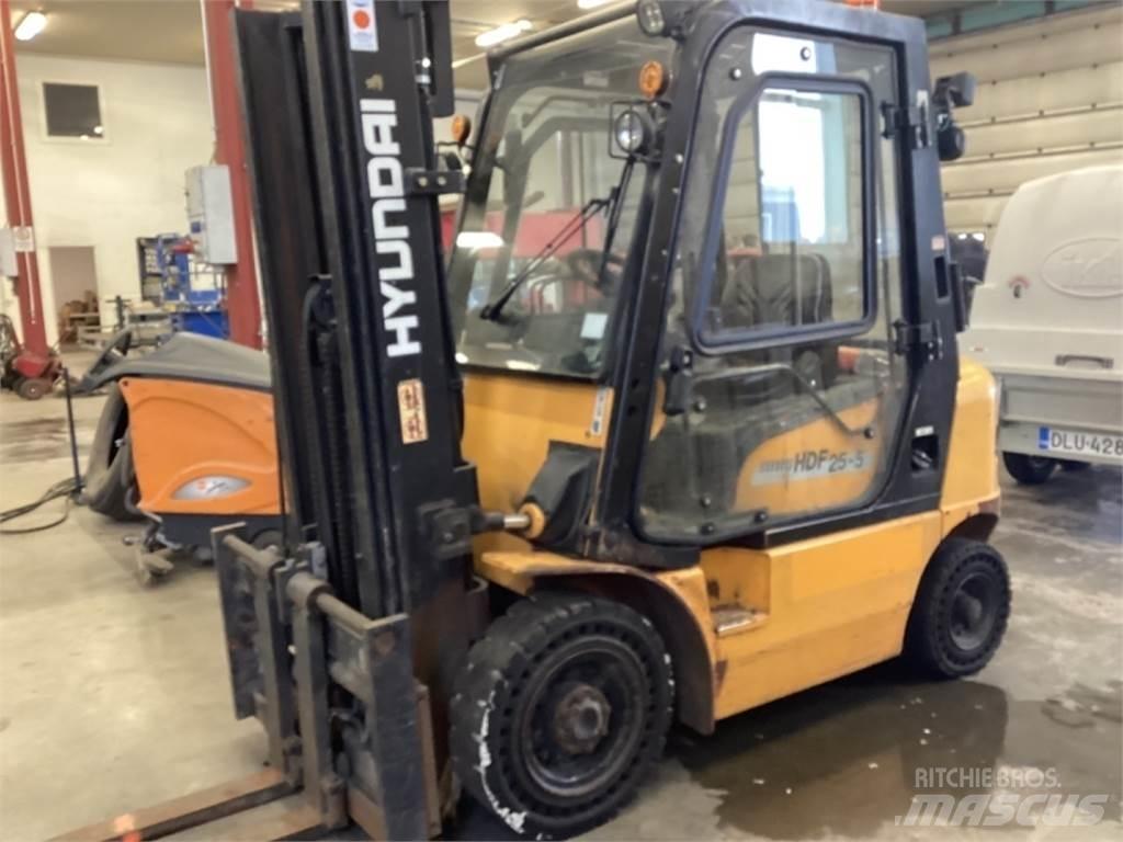 Hyundai HDE 25 E Dizelski viličarji