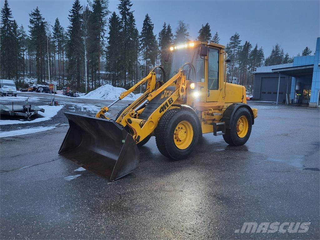 JCB 411B Kolesni nakladalci