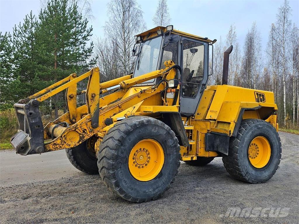 JCB 425 Kolesni nakladalci