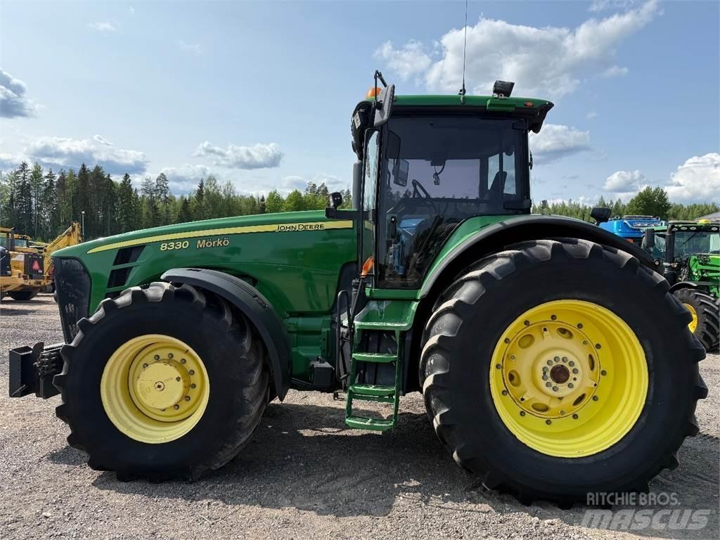 John Deere 8330 Traktorji