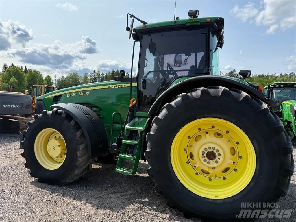 John Deere 8330 Traktorji