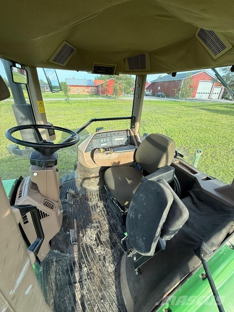 John Deere 8400T Traktorji