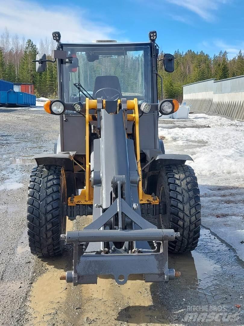 Mecalac Ax 850 Kolesni nakladalci