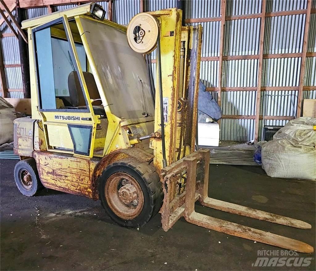 Mitsubishi FD25 Dizelski viličarji